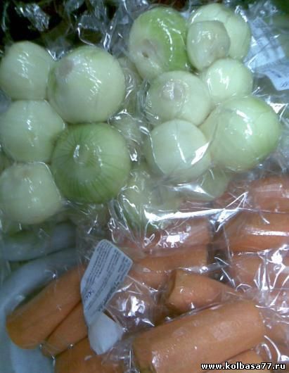 Чищеные овощи в вакууме: лук и морковка